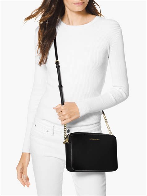 Michael Kors jet set crossbody